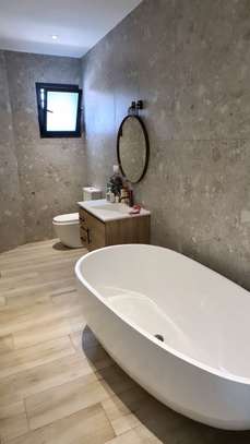 Villa de standing avec piscine privée image 12