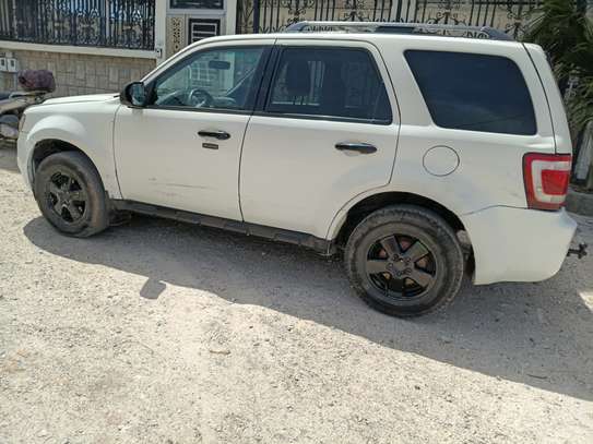 Ford escape image 3