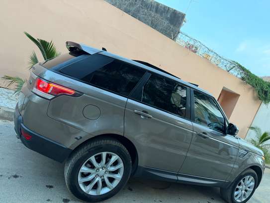 Land Rover range sport image 2