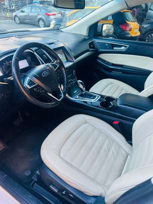 Ford Edge 2017 blanc jantes noires SUV spacieux image 3