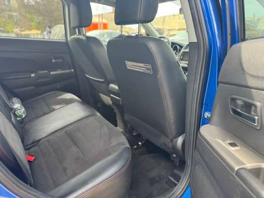 Mitsubishi Outlander image 8