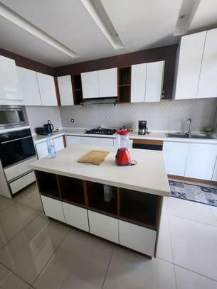 Appartement meublé à louer almadies image 9