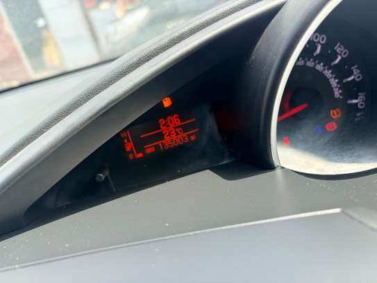 Toyota verso image 8