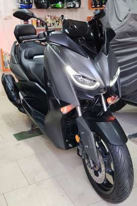 A vendre Yamaha Xmax 125cm3 image 8