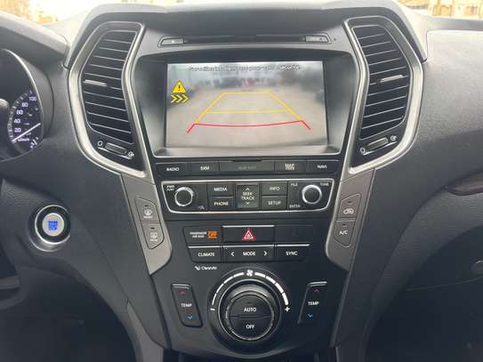 Hyundai Santafé venant 2018 full options 2.0L image 8