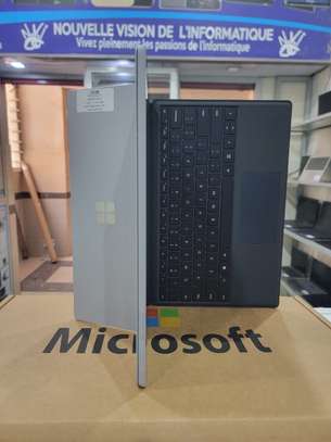 Surface pro 5 core i5 image 3