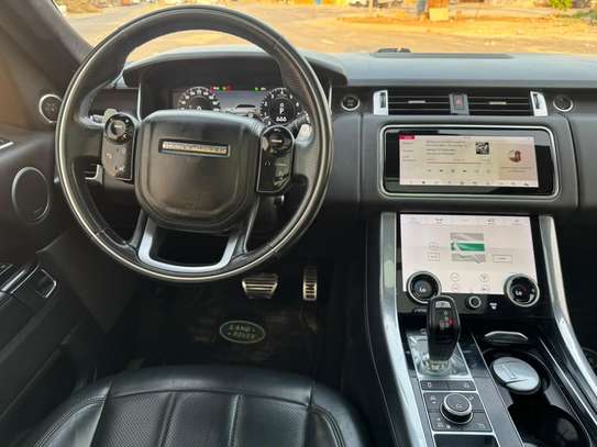 Range Rover Sport image 2