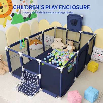aire de jeu balles bleue sécurisée pour enfants image 2