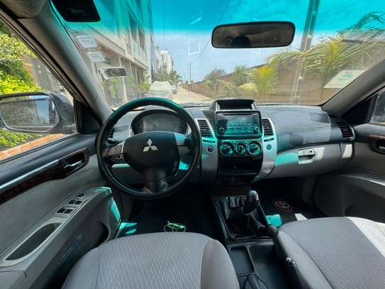 MITSUBISHI PAJERO 2015 image 7