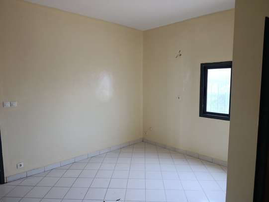 ✅2 Chambres + 3 Toilettes+ Salon+ Cuisine + Terrasse image 3