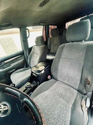 Land Cruiser parada image 9