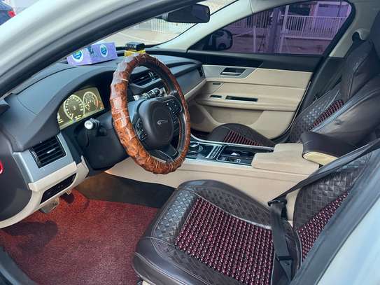Jaguar XF 2017 full options image 11