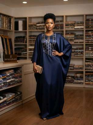Robe longue marron motifs dorés taille unique fluide image 3