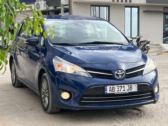 Toyota versso image 3