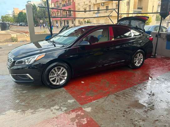 Hyundai sonata image 2
