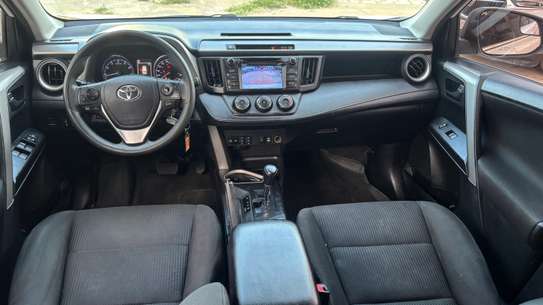 TOYOTA RAV4 2017 image 2