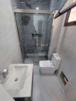 À vendre à Mermoz – Superbe F4 d’angle de 230 m² image 11
