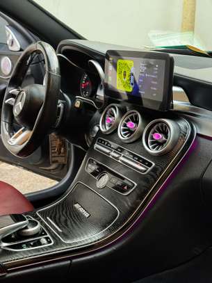 Mercedes C300 custom en c63 noir mat design sportif image 7