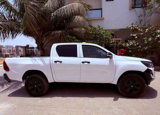 Toyota hilux 2017 manuel diesel image 4