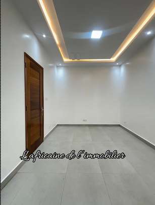 À louer –  appartement F4 au sur la corniche des Mamelles image 11