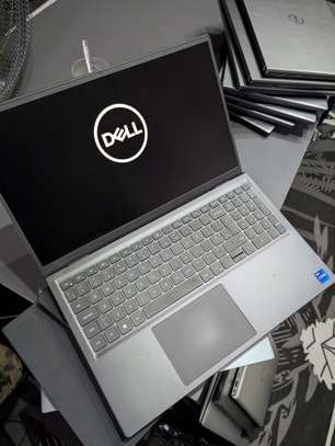 Dell i7 11th gen / SSD 512gb / 16gb / vostro image 7