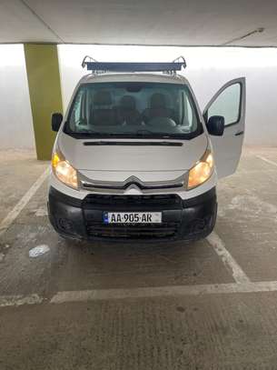 Citroën Jumpy utilitaire blanc robuste espace image 2