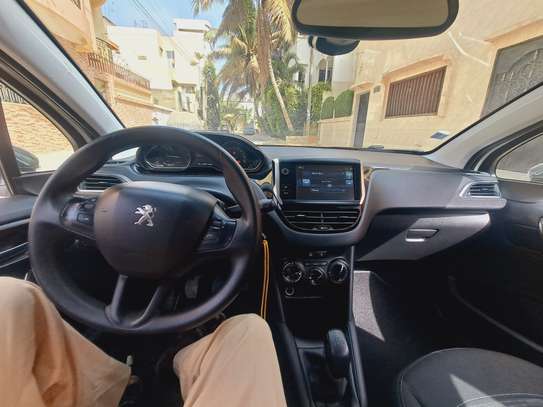 Peugeot 208 image 5