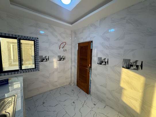 Appartement neuf 3 chambres salon Ouakam Extension à louer image 4