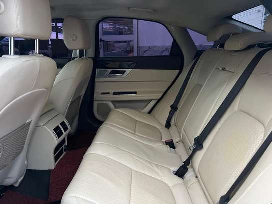 Jaguar XF 2017 full option gasoil image 9