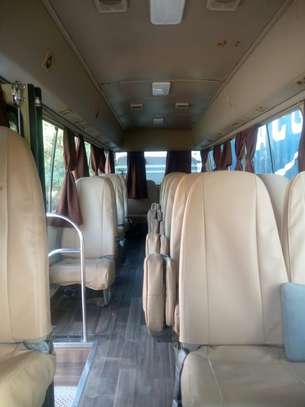 Location bus Toyota coaster image 3