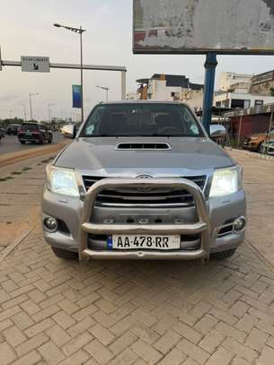 TOYOTA HILUX 2015 image 10