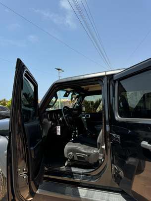 Location Jeep Wrangler image 4