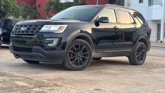 FORD EXPOLORER venant image 2