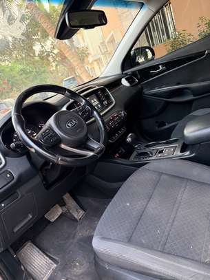 KIA SORENTO image 3
