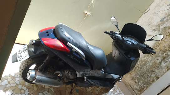 Moto xmax 250 image 2