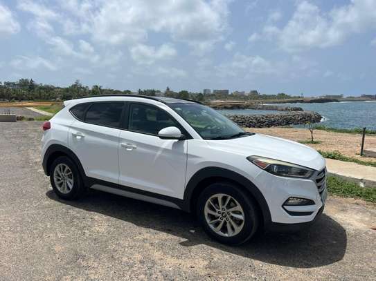 Hyundai Tucson 2017 SUV blanc spacieux polyvalent image 3