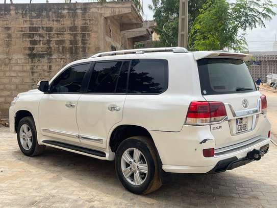 Toyota Landre cruser V6 image 8