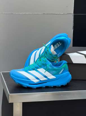CHAUSSURES POUR HOMME ET FEMMES image 7