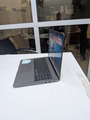 LG Gram ) 17pouces ) i7 ) 10e ) 16g de ram ) 512 image 4