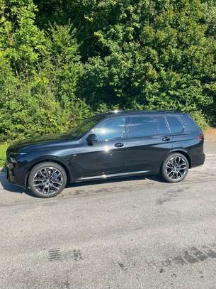 BMW X7 2024 M Sport image 3