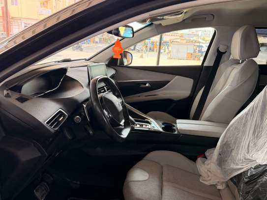 Peugeot 5008 _2019 image 9
