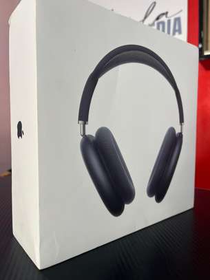 AIRPOD MAX LIGHTNING image 2