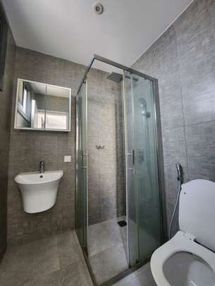 Appartement f4 haut standing au point E avec salle de sport image 9
