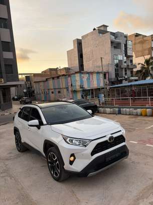 Rav 4 2020 image 3