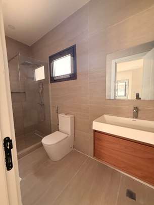 Appartement f4 neuf à vendre au point e image 2