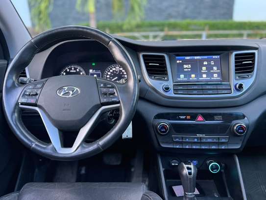 HYUNDAI TUCSON 2018 FULL OPTION image 12