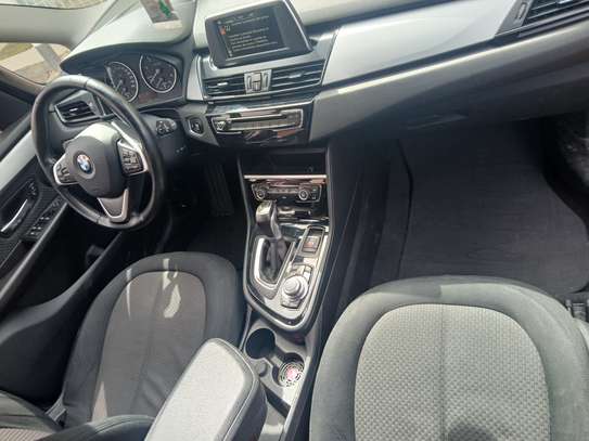 BMW Série 2 année 2016 7 places boîte automatique image 2