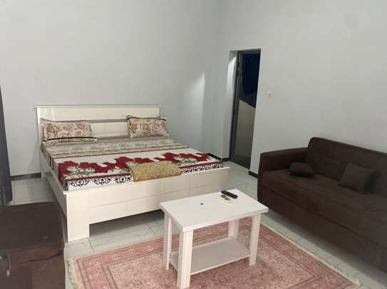 Chambre meublée à louer par jours/nuitée image 10