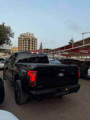 Ford F150 Lariat 2025 image 8