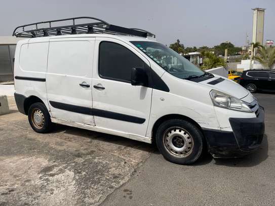 Citroën Jumpy utilitaire blanc robuste espace image 3